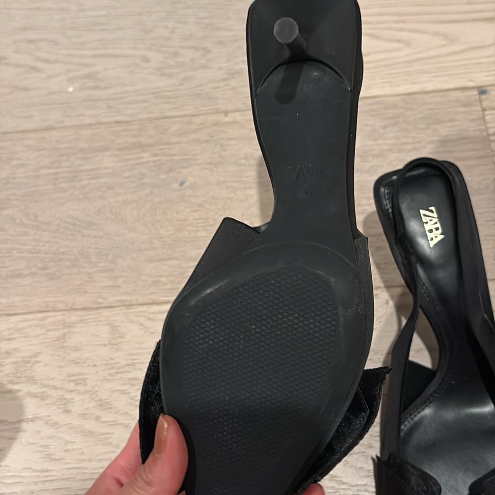 Zara Elegant Black Slingback Heels - Picture 2 of 2